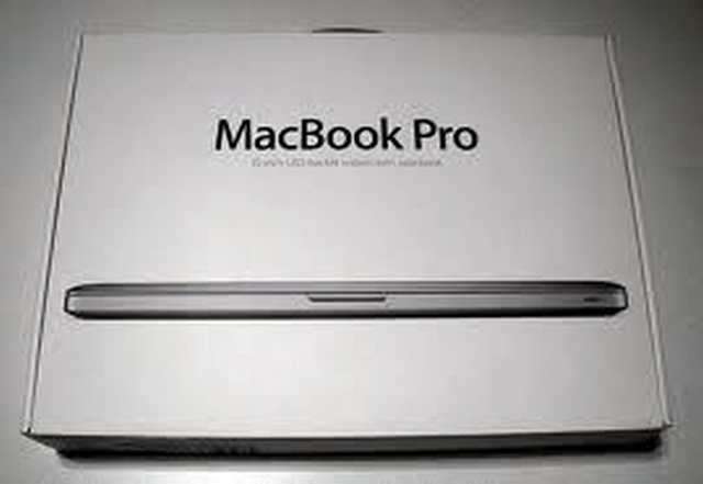 Apple MacBook Pro - Core i7 2.66 GHz - 15.4 - 4 GB Ram - HDD 750 GB at 750Euro